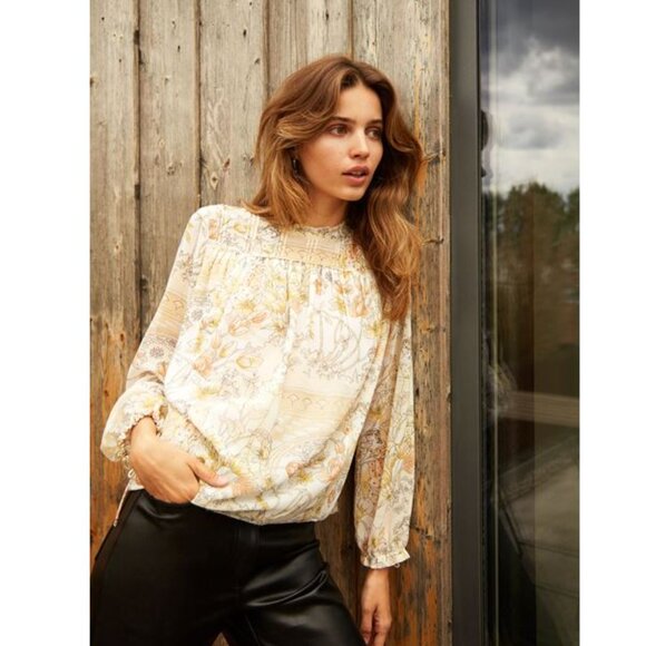 Wilfred Lourdes Blouse | Aritzia - Picture 5 of 9